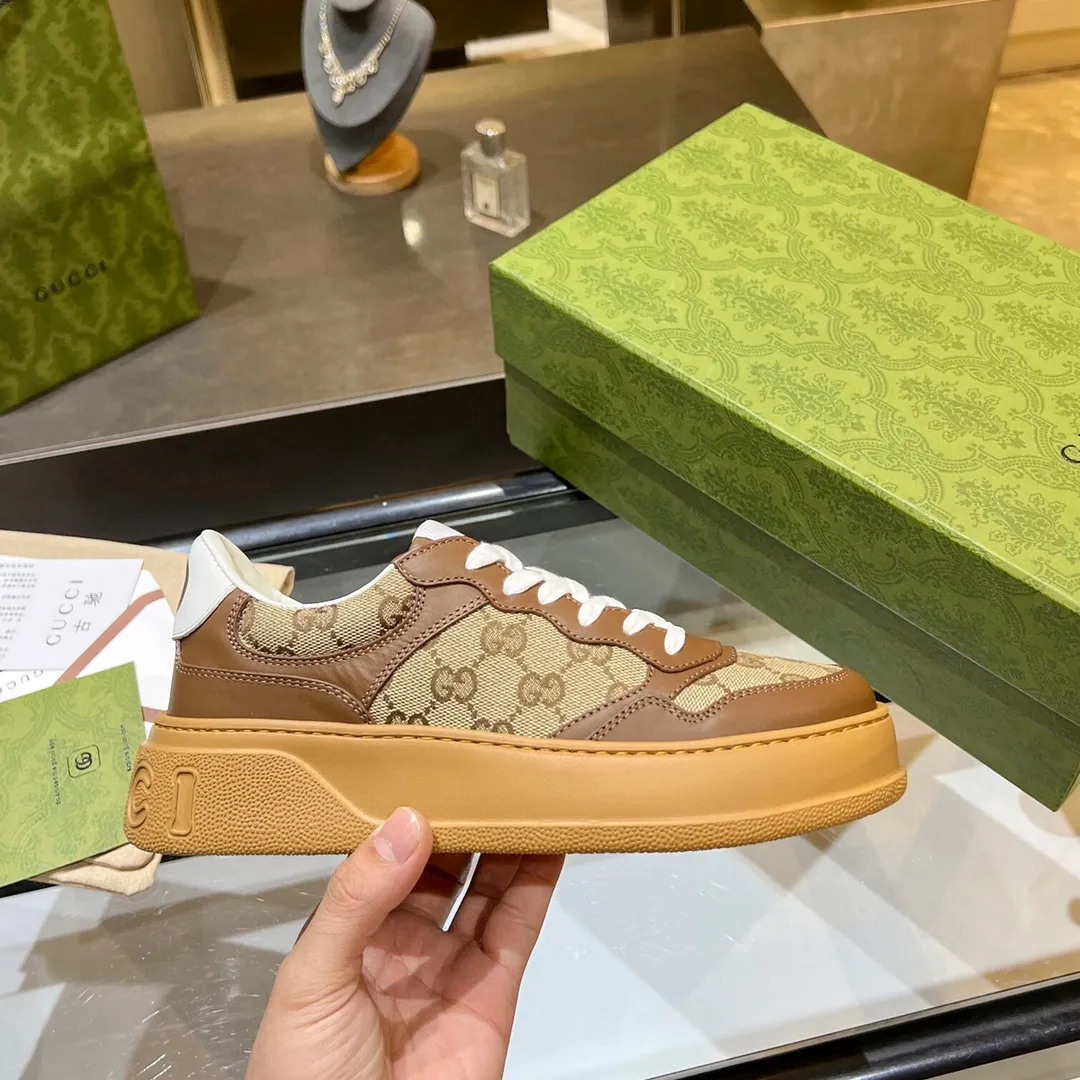👟👟Ex-factory price 480👟👟 Women's Shoes Women's Clothing Gucci - the new Chunky B series lightweight soft thick sole sports series! G's couple's white shoes, Gucci counter style, Gucci catwalk style! The style design is light, luxurious and retro...thick sole increases height...similar to an upgraded version of classic white shoes! Original customized cowhide fabric (classic old floral fabric, perforation, embossing process), cowhide lining, original foam lightweight outsole, GG Logo on the heel, 4cm thick sole, classic Gucci webbing... Women's 35-40/Men's 38-44 (full size)